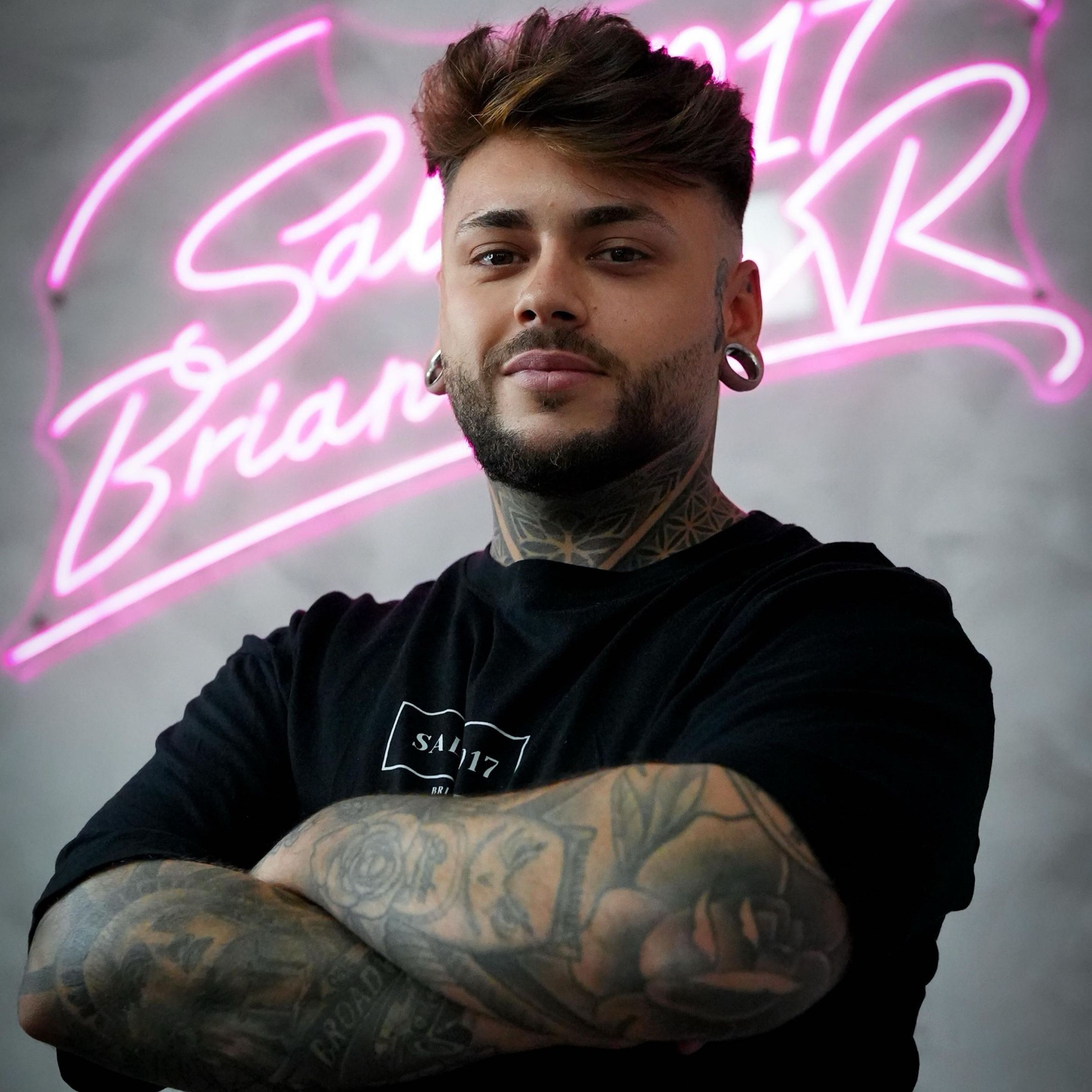 Retrato de Brian Perez, barbero de Salón 017