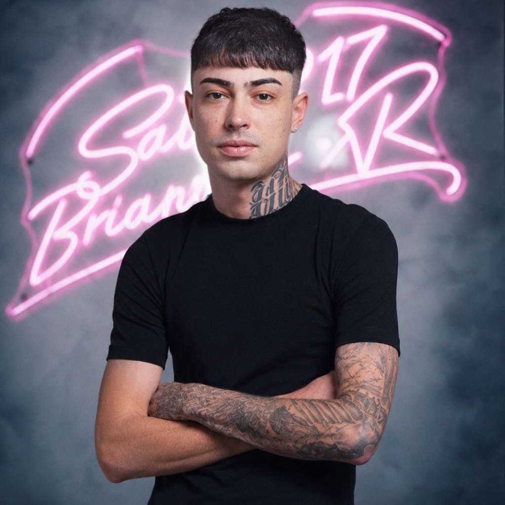 Retrato de Nacho Albarran, barbero de Salón 017